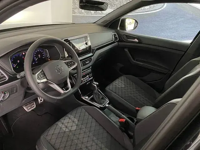 Neu VW T-Cross R-line 150 PS (110 kW) 2026 Deep black perleffekt SUV