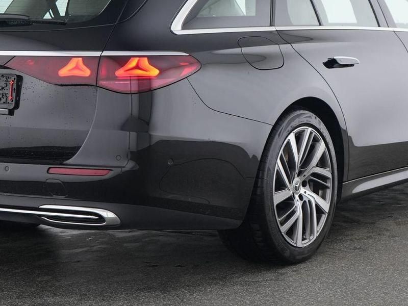 Gebraucht Mercedes E300 Avantgarde 313 PS (230 kW) 2025 Metalliclack obsidianschwarz (metallic) Kombi