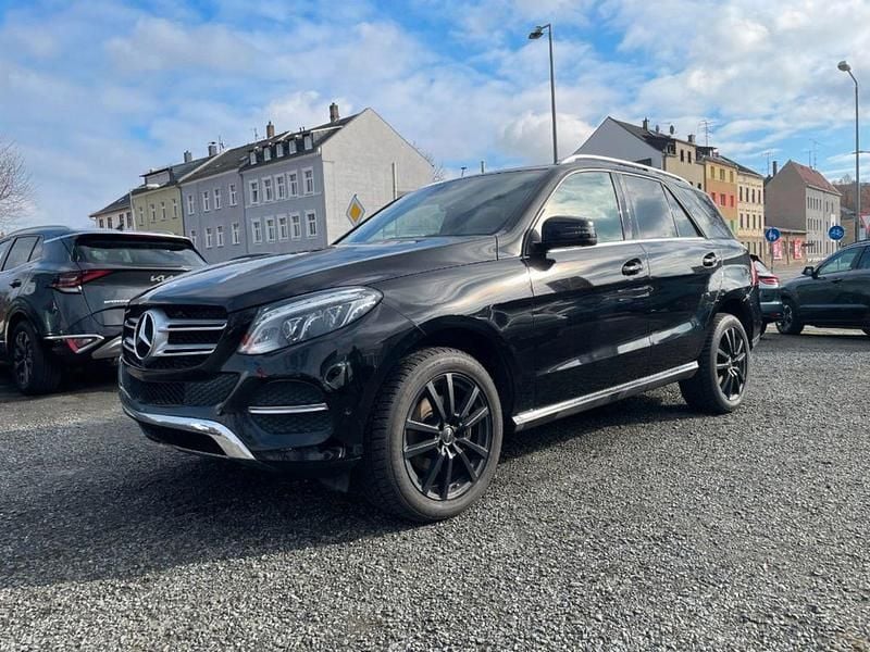 Gebraucht Mercedes GLE250 204 PS (150 kW) 2016 Schwarz SUV