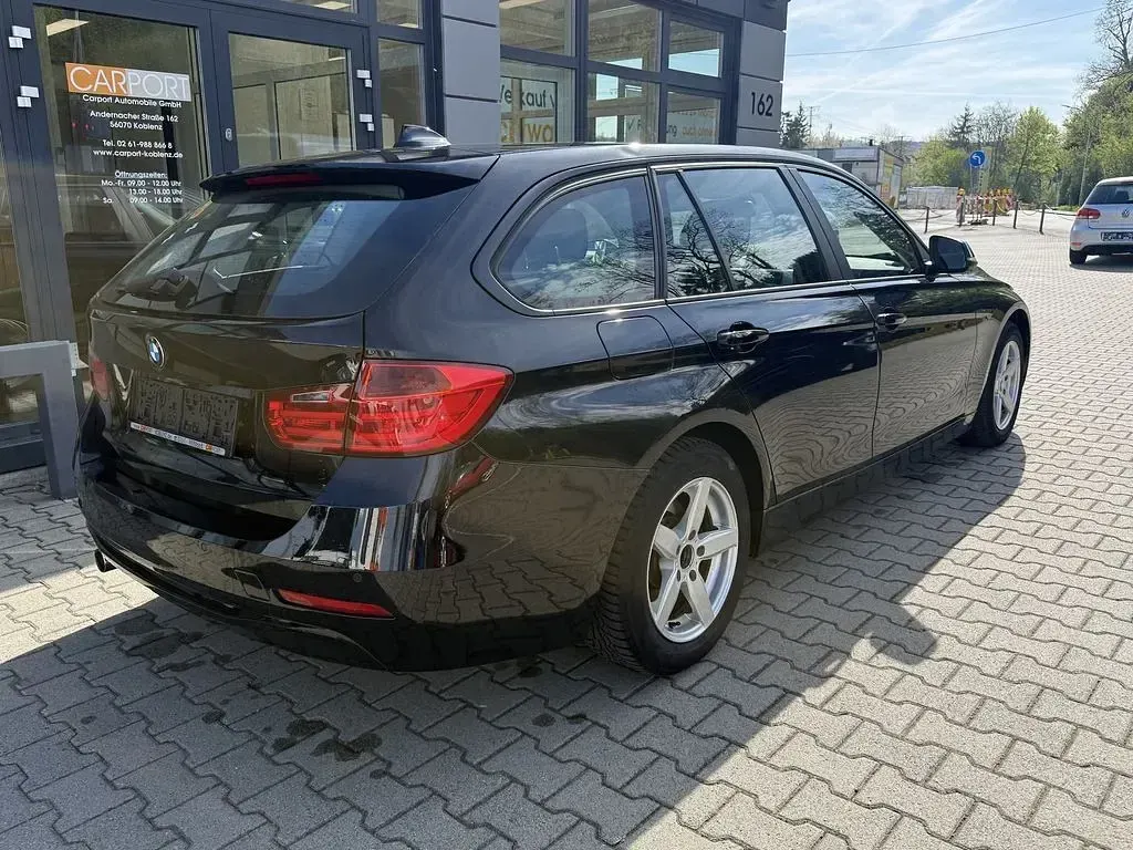 Gebraucht BMW 320 184 PS (135 kW) 2013 Schwarz Kombi