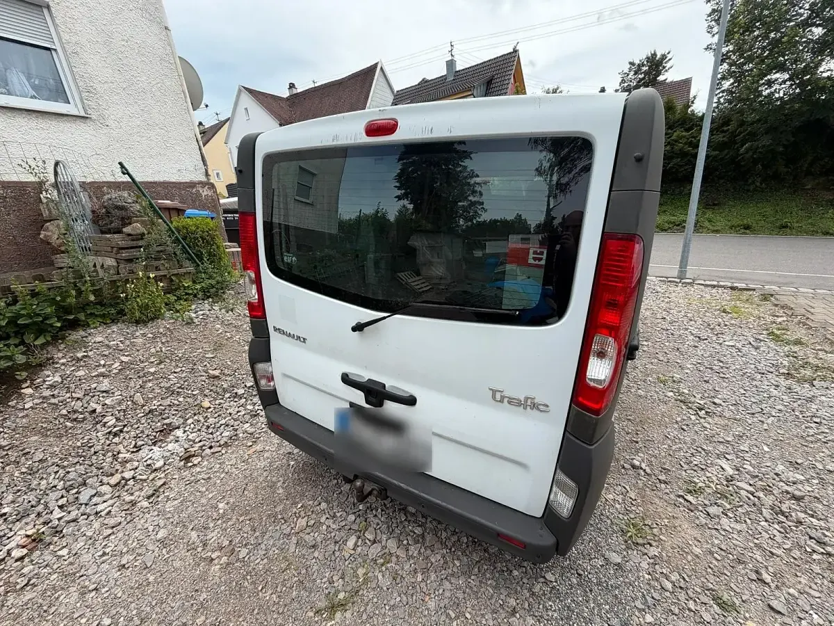 Gebraucht Renault Trafic 114 PS (83 kW) 2012 Weiß Van / Kleinbus