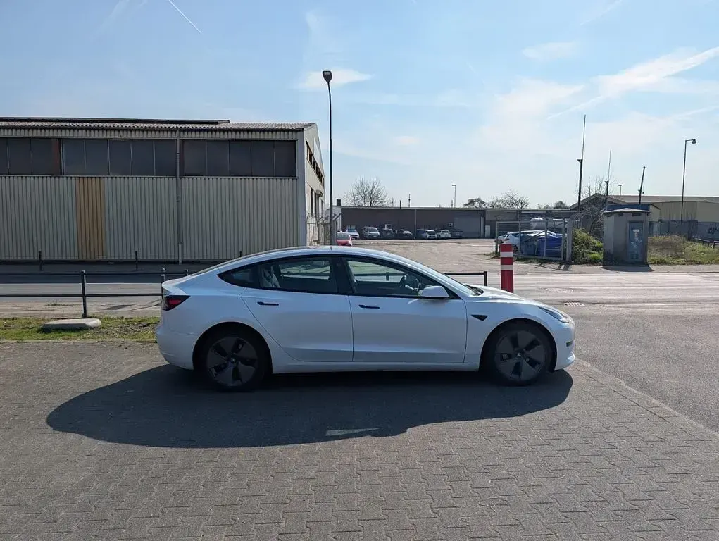 Gebraucht Tesla Model 3 366 kW (498 PS) 2021 Weiß Limousine