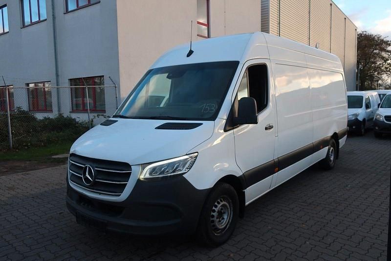 Używany Mercedes Sprinter 190 KM (139 kW) 2018 Biały Van