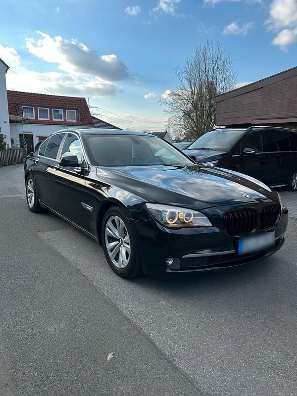 Gebraucht BMW 730 245 PS (180 kW) 2010 Schwarz Limousine