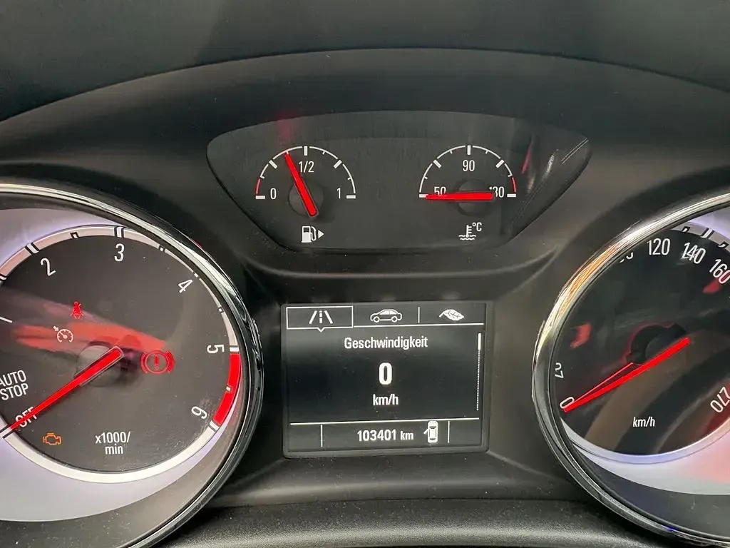 Gebraucht Opel Astra Dynamic 110 PS (80 kW) 2016 Weiß Limousine