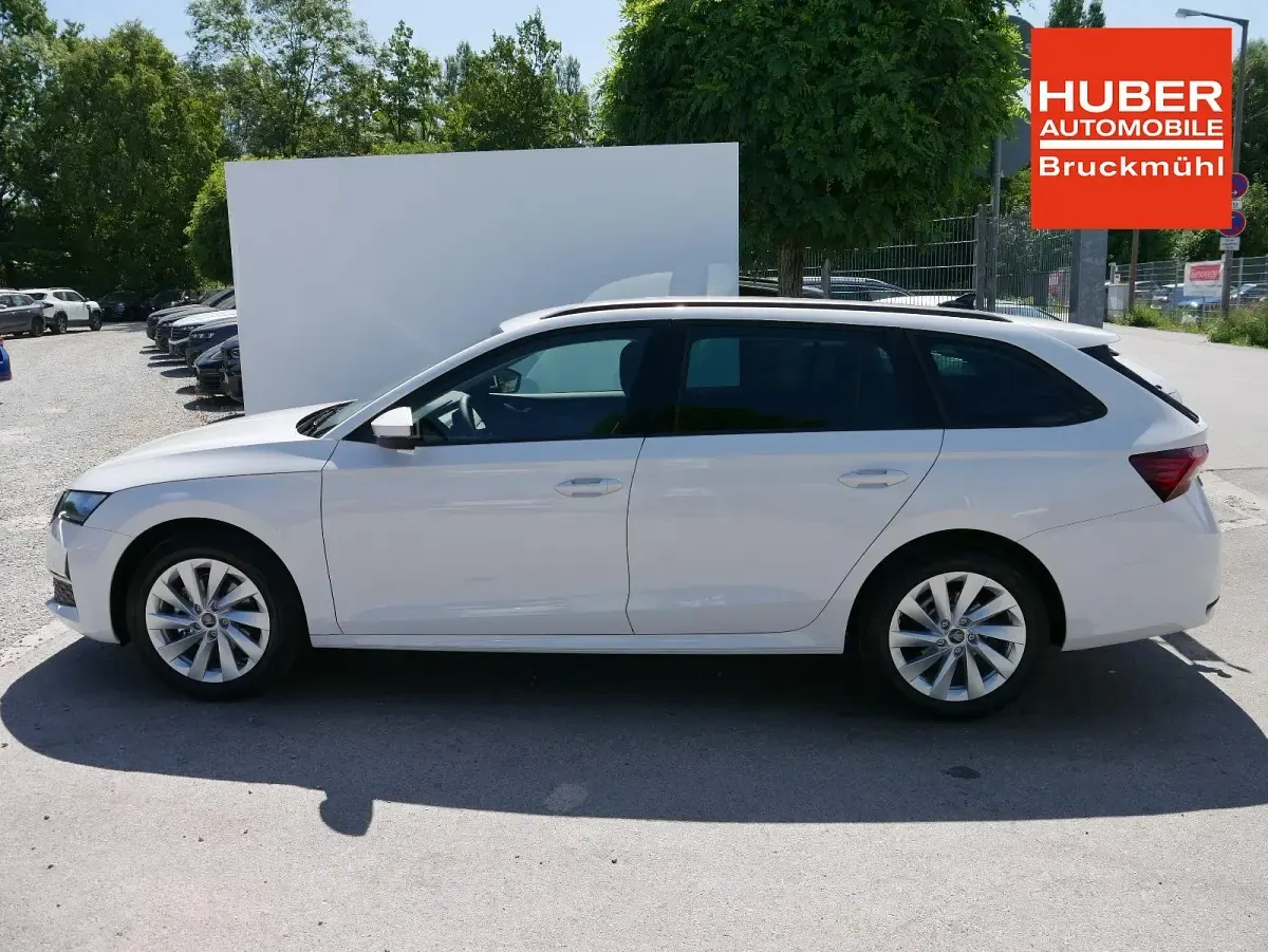Neu Skoda Octavia Selection 150 PS (110 kW) 2026 Candyweiß Kombi