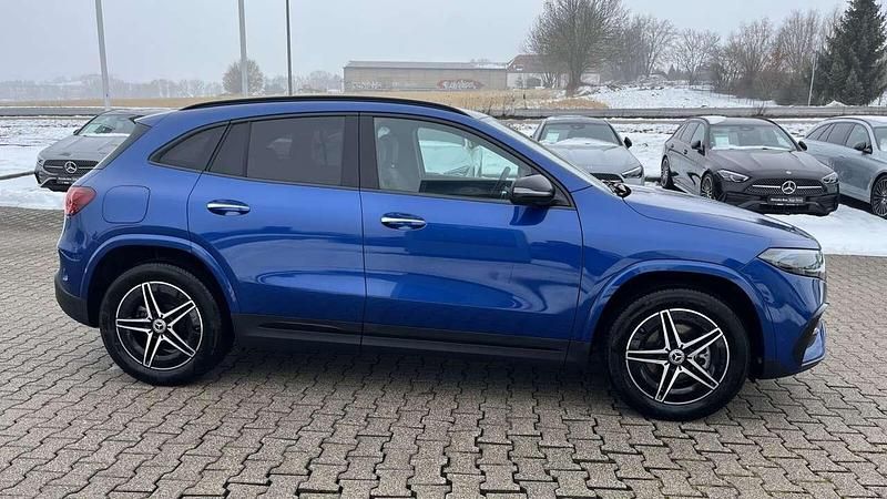 Gebraucht Mercedes EQA300 AMG 167 kW (228 PS) 2024 Lack spektralblau SUV