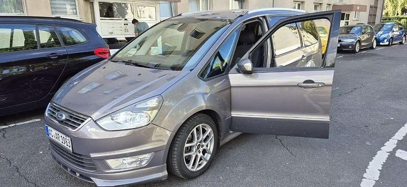 Gebraucht Ford Galaxy Business Edition 140 PS (102 kW) 2013 Braun Van / Kleinbus