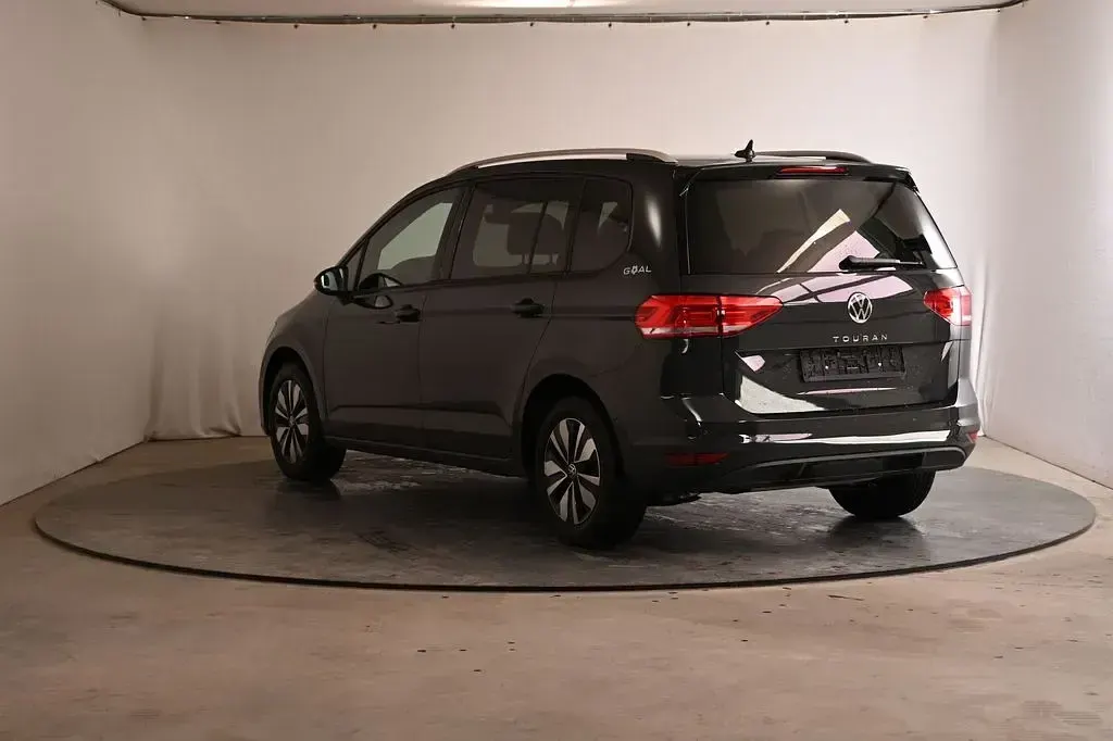 Gebraucht VW Touran Goal 150 PS (110 kW) 2025 Grau Van / Kleinbus
