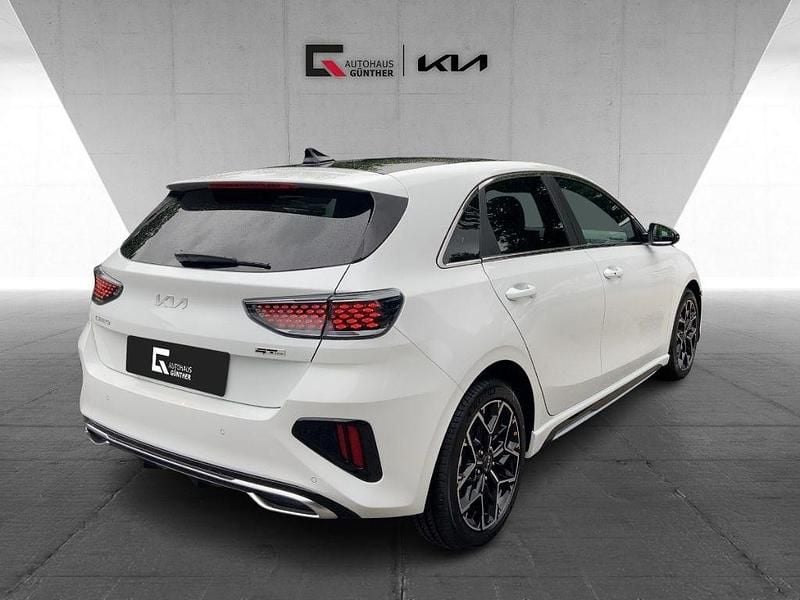Gebraucht Kia Ceed GT GT-Line 140 PS (102 kW) 2025 Hw2) deluxe white m (weiss Limousine