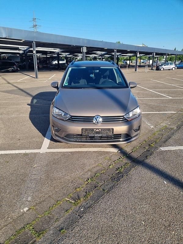 Gold Gebraucht 2017 VW Golf Sportsvan Sound Van / Kleinbus | 10.250 € (Guter Preis) - Bild 1/4