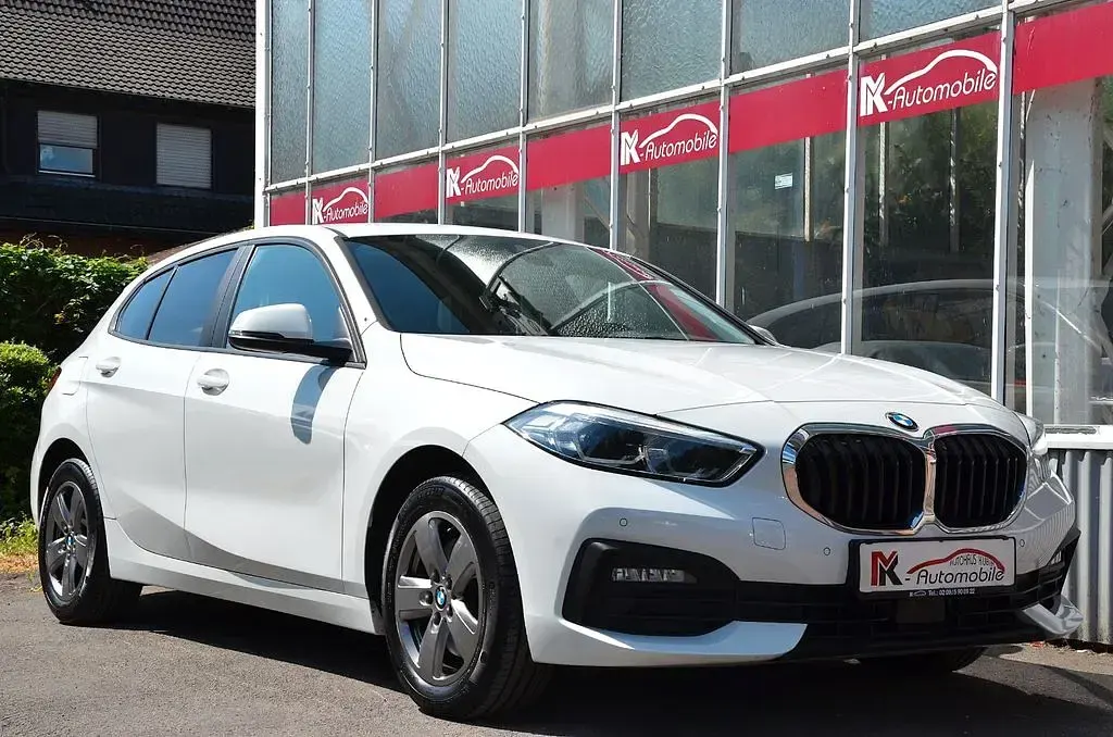 Gebraucht BMW 118 Advantage 136 PS (100 kW) 2022 Weiß Limousine