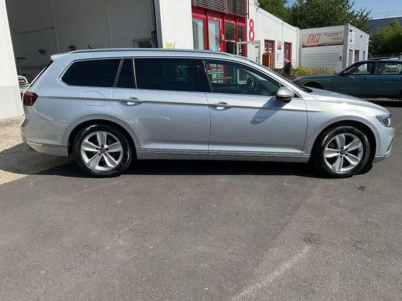 Gebraucht VW Passat Elegance 200 PS (147 kW) 2023 Andere Kombi