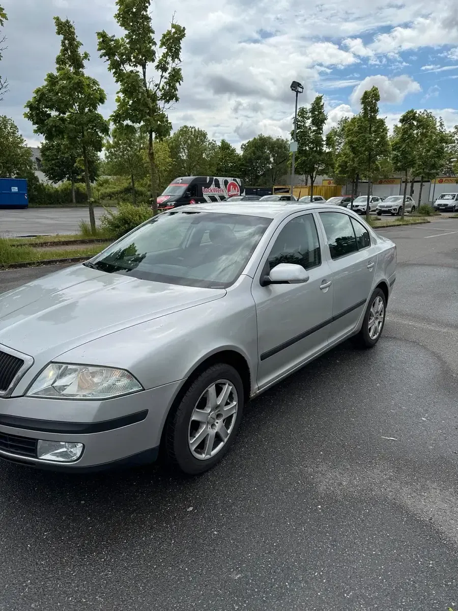 Używany Skoda Octavia 102 KM (75 kW) 2005 Srebrny Sedan/Limuzyna