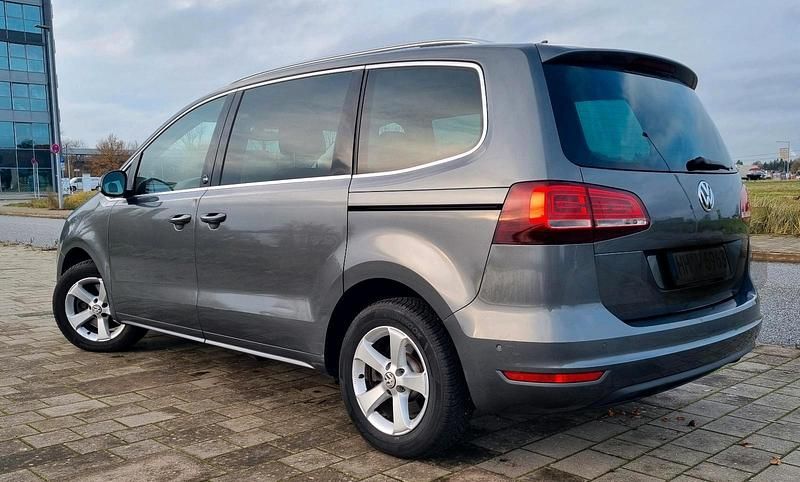 Gebraucht VW Sharan Sound 150 PS (110 kW) 2018 Grau Van / Kleinbus