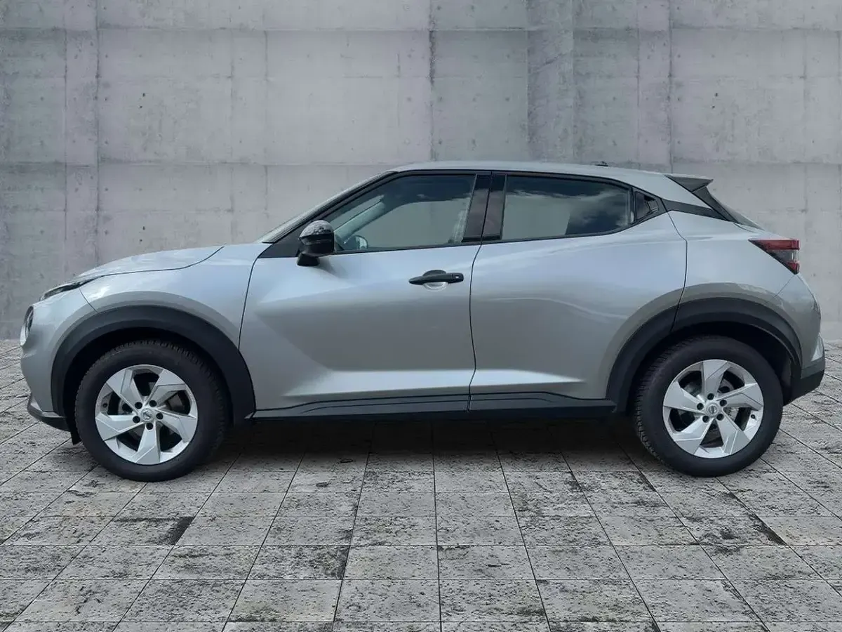 Gebraucht Nissan Juke Acenta 114 PS (83 kW) 2024 Silver (m) SUV