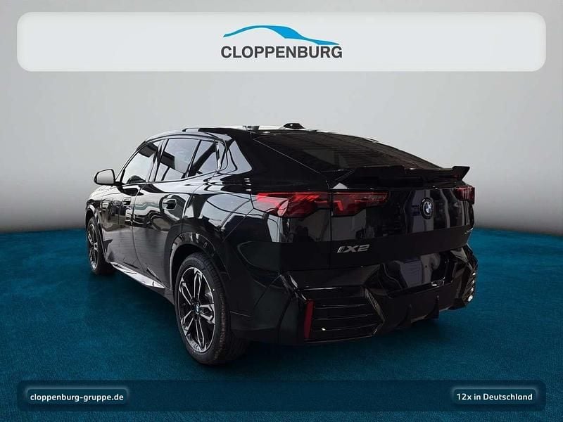 Neu BMW iX2 Luxury Line 230 kW (313 PS) 2025 Schwarz SUV