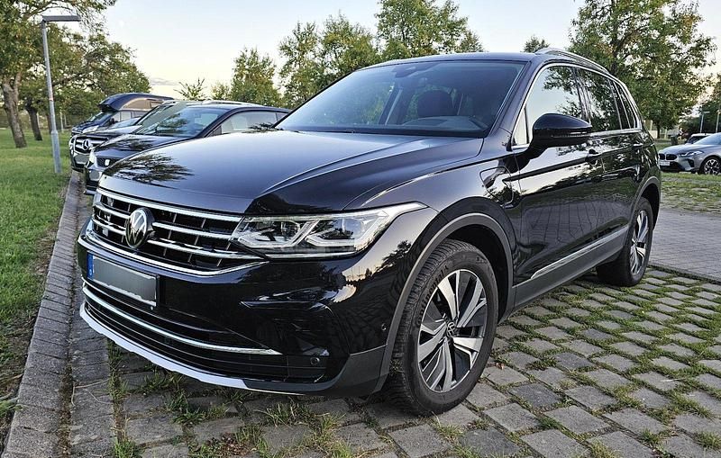 Schwarz Gebraucht 2022 VW Tiguan Elegance SUV | 27.400 € (Superpreis) - Bild 1/4