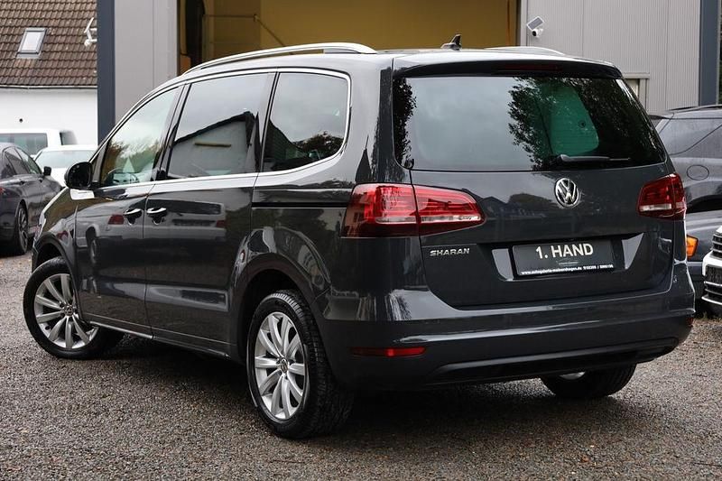 Gebraucht VW Sharan Highline 150 PS (110 kW) 2020 Grau Van / Kleinbus