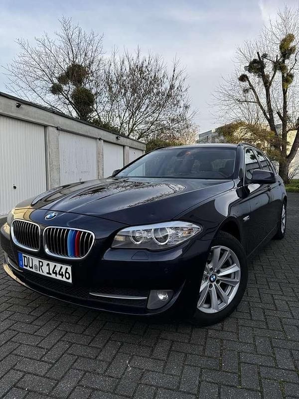 Gebraucht BMW 520 Lifestyle 163 PS (119 kW) 2011 Blau Kombi