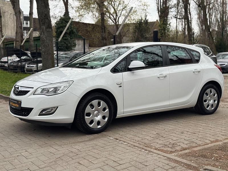 Gebraucht Opel Astra 87 PS (63 kW) 2010 Weiß Limousine