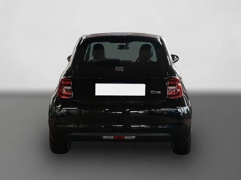 Gebraucht Fiat 500e 86 kW (118 PS) 2023 Schwarz Kleinwagen