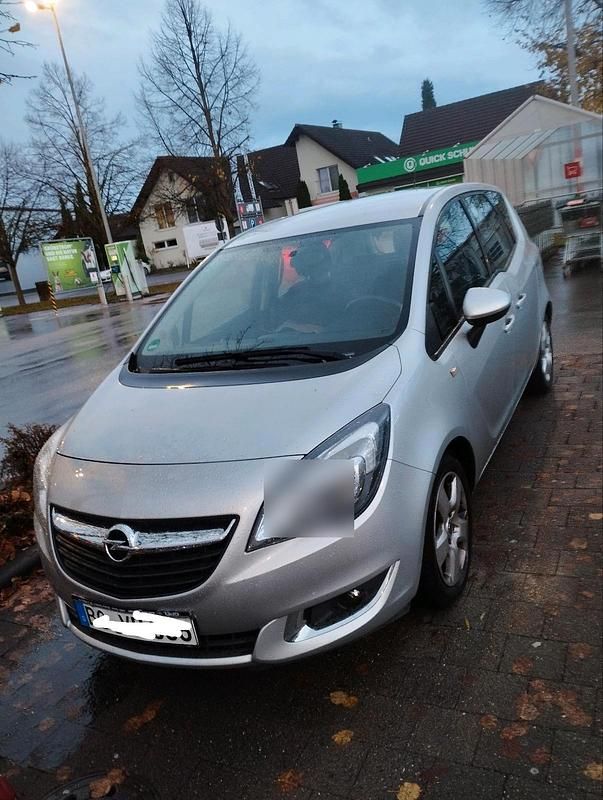 Grau Gebraucht 2025 Opel Meriva Van / Kleinbus | 4.000 € - Bild 1/4
