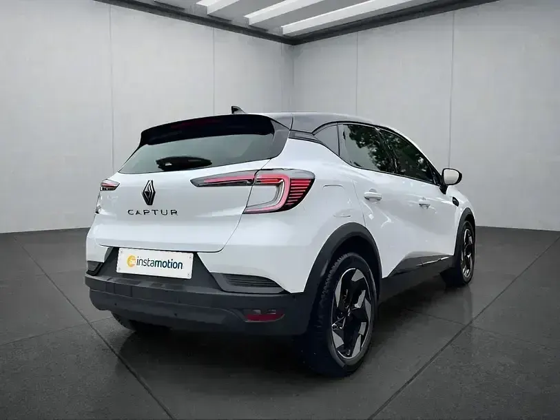 Używany Renault Captur Techno 158 KM (116 kW) 2025 Biały SUV