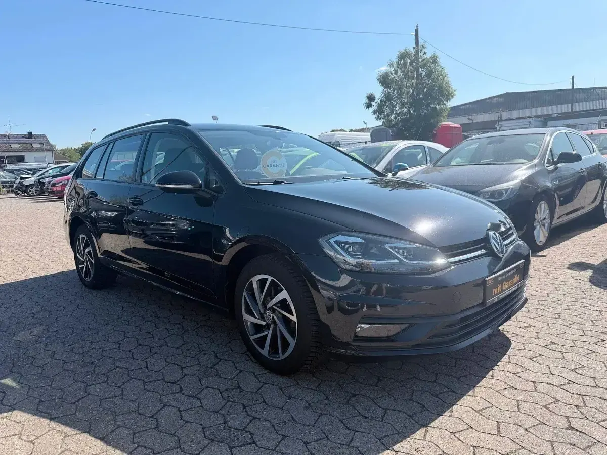 Gebraucht VW Golf VII Trendline 116 PS (85 kW) 2019 Schwarz Kombi