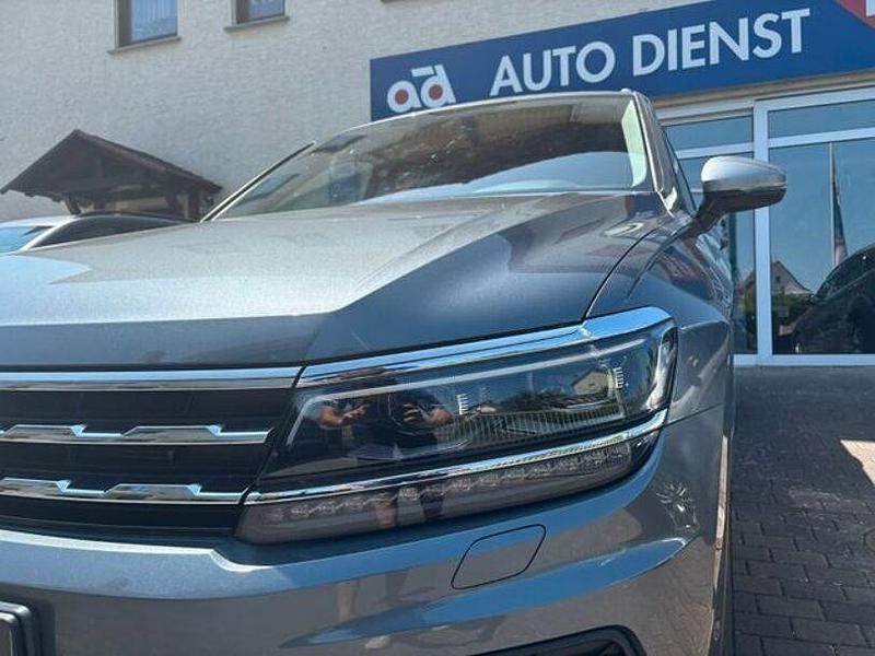 Gebraucht VW Tiguan Allspace Highline 200 PS (147 kW) 2021 Platinum grey metallic SUV