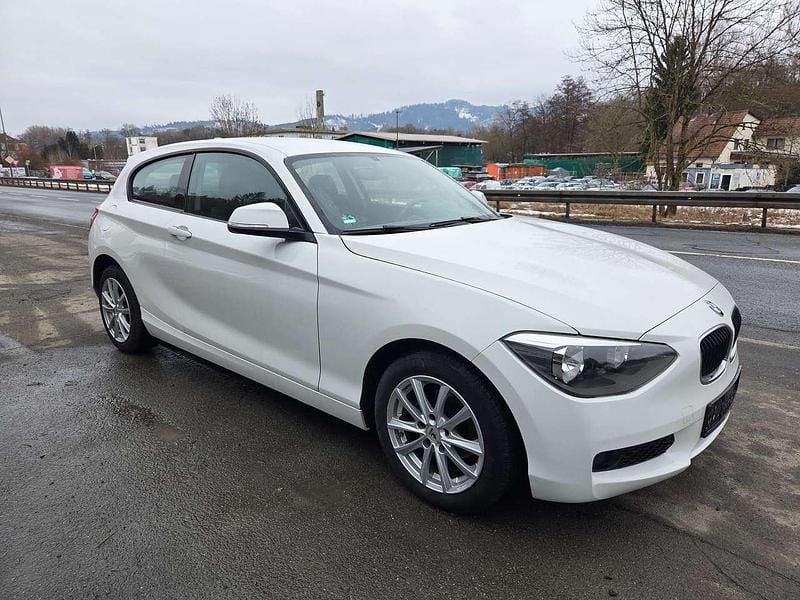 Gebraucht BMW 114 102 PS (75 kW) 2014 Alpinweiss 3 Kleinwagen