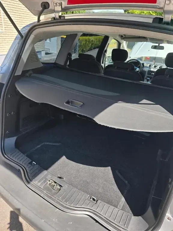 Gebraucht Ford S-MAX Trend 140 PS (102 kW) 2010 Silber Van / Kleinbus