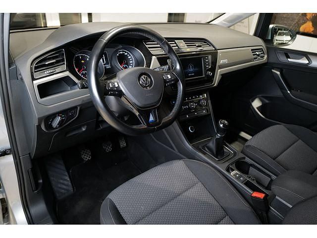 Gebraucht VW Touran Comfortline 110 PS (80 kW) 2016 Silber Van / Kleinbus