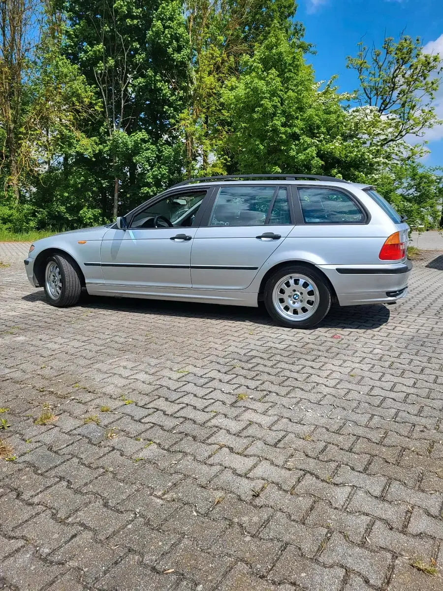 Gebraucht BMW 320 150 PS (110 kW) 2004 Silber Kombi