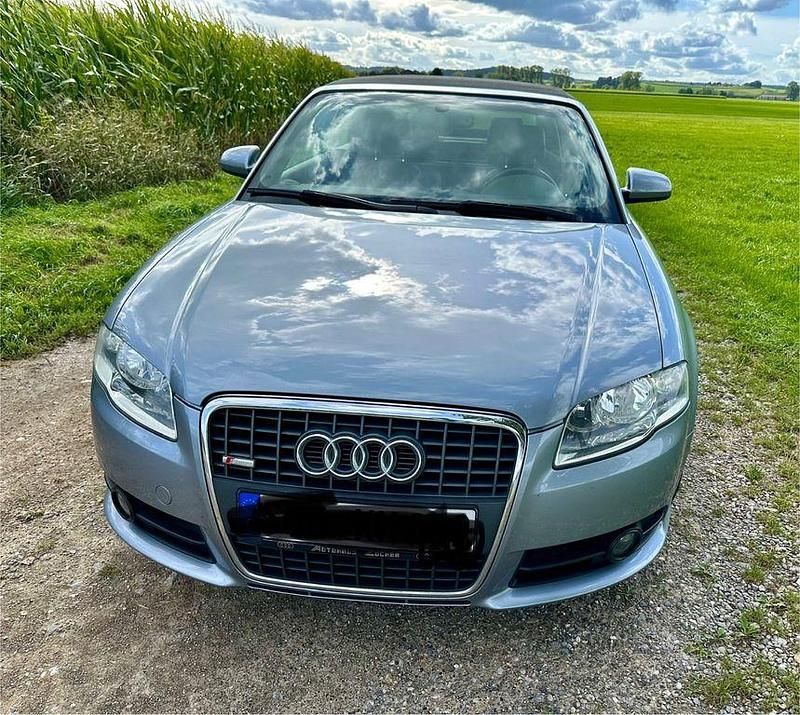 Silber Gebraucht 2005 Audi A4 Cabriolet Ambiente Cabrio | 5.900 € - Bild 1/4