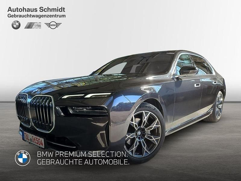 Sophistograu brillanteffekt Gebraucht 2023 BMW 740 Comfort Edition Limousine | 75.990 € - Bild 1/4
