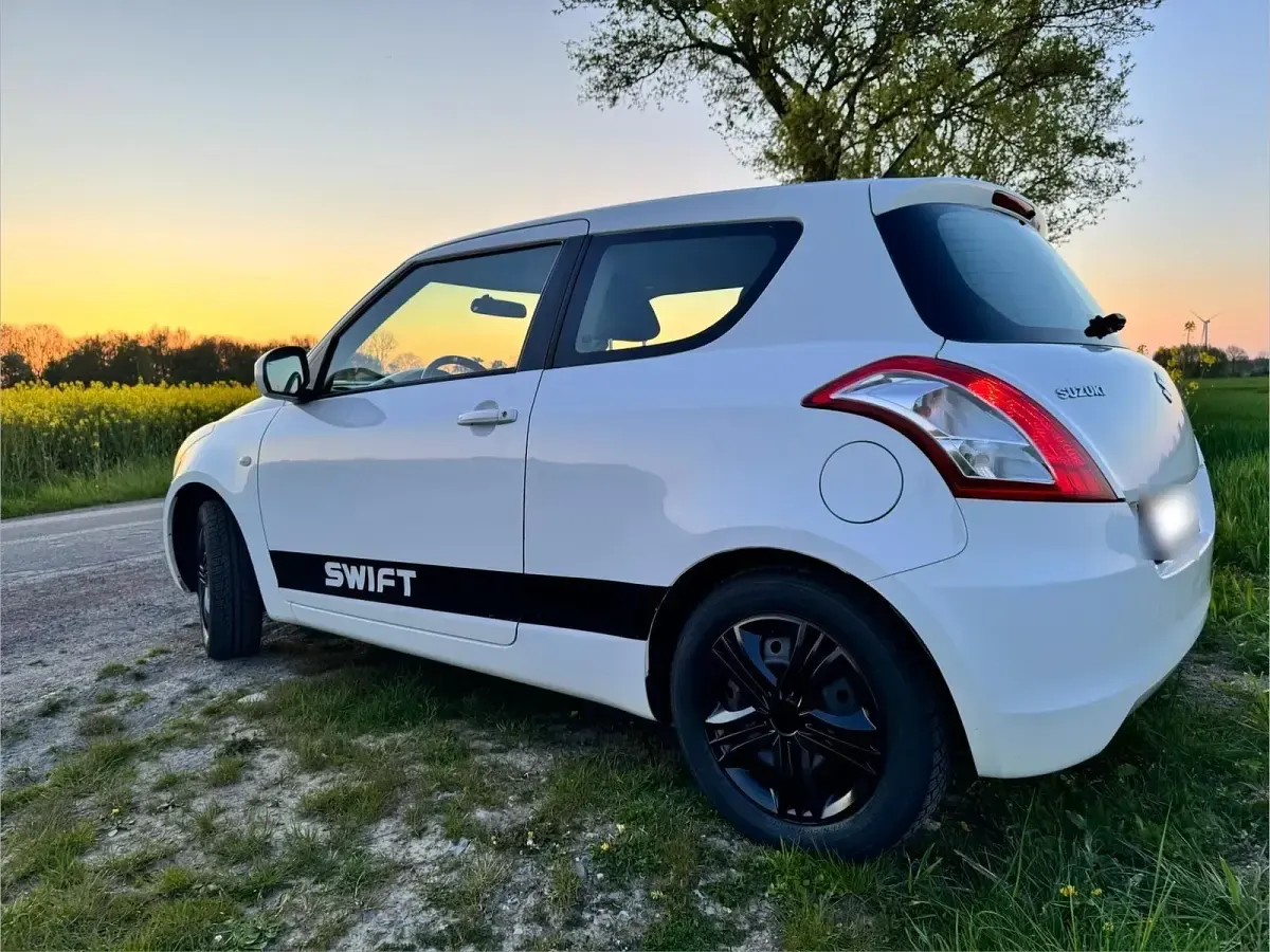 Gebraucht Suzuki Swift 94 PS (69 kW) 2011 Weiß Kleinwagen