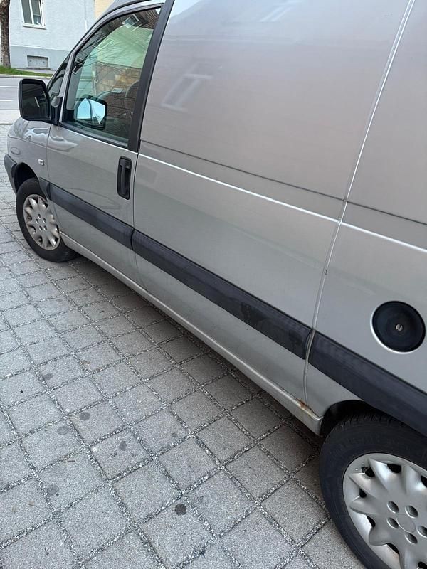 Gebraucht Peugeot Expert 109 PS (80 kW) 2004 Silber Van