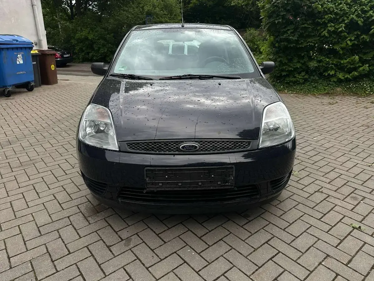 Gebraucht Ford Fiesta 60 PS (44 kW) 2004 Dunkelblau Kleinwagen