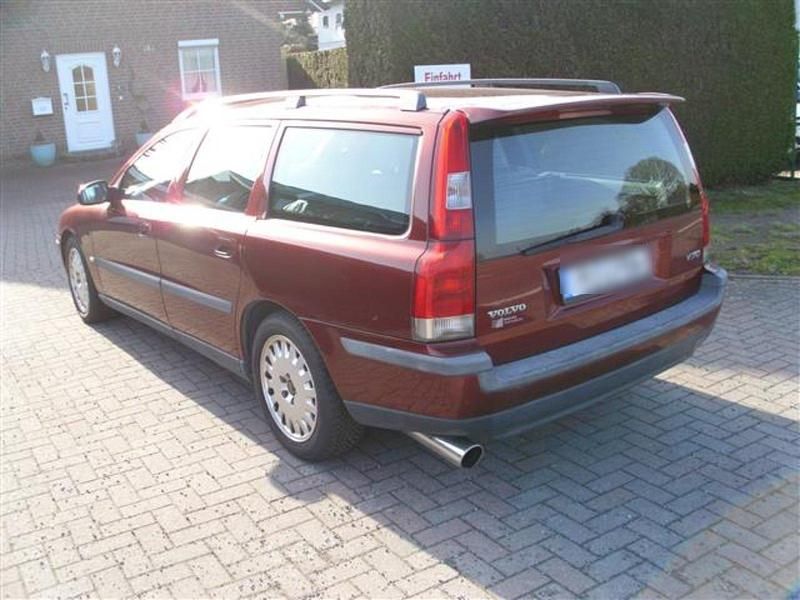 Gebraucht Volvo V70 200 PS (147 kW) 2001 Rot Kombi
