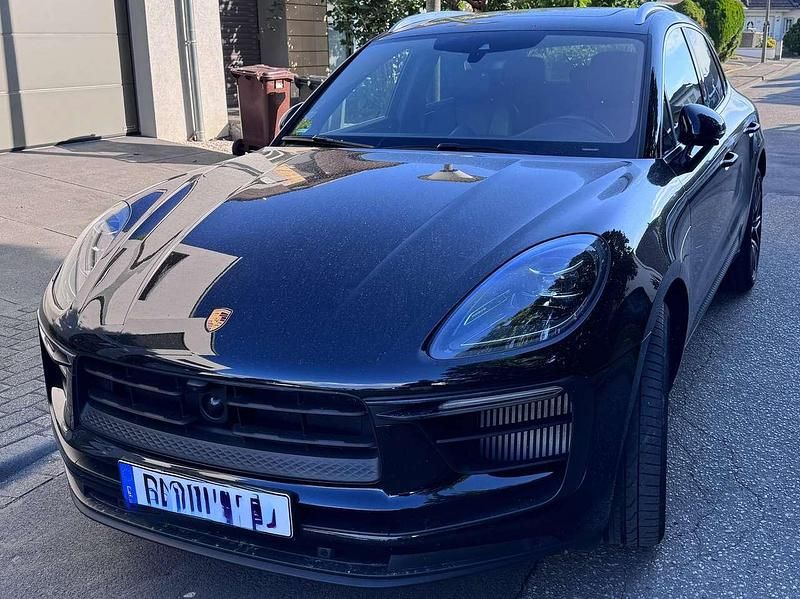Schwarz Gebraucht 2023 Porsche Macan S Chrono SUV | 73.700 € (Etwas zu teuer) - Bild 1/4