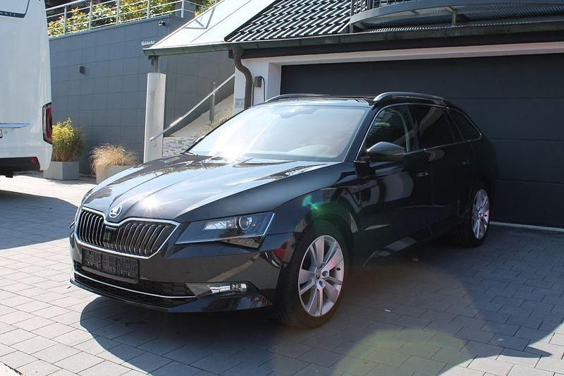 Gebraucht Skoda Superb Style 150 PS (110 kW) 2015 Schwarz Kombi