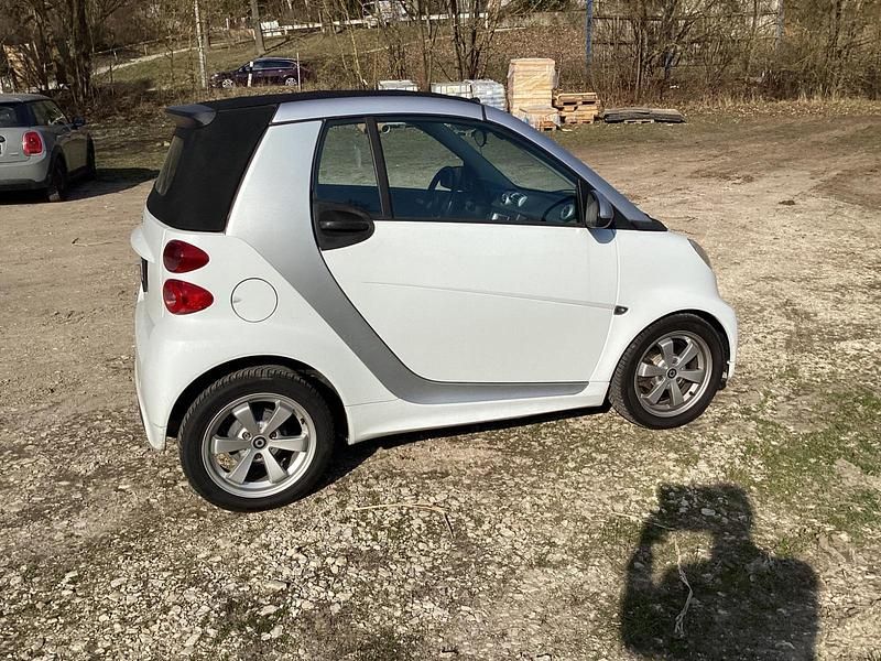 Gebraucht Smart ForTwo Cabrio 84 PS (61 kW) 2014 Weiß Cabrio