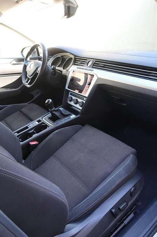 Gebraucht VW Passat Comfortline 190 PS (139 kW) 2018 Grau Kombi