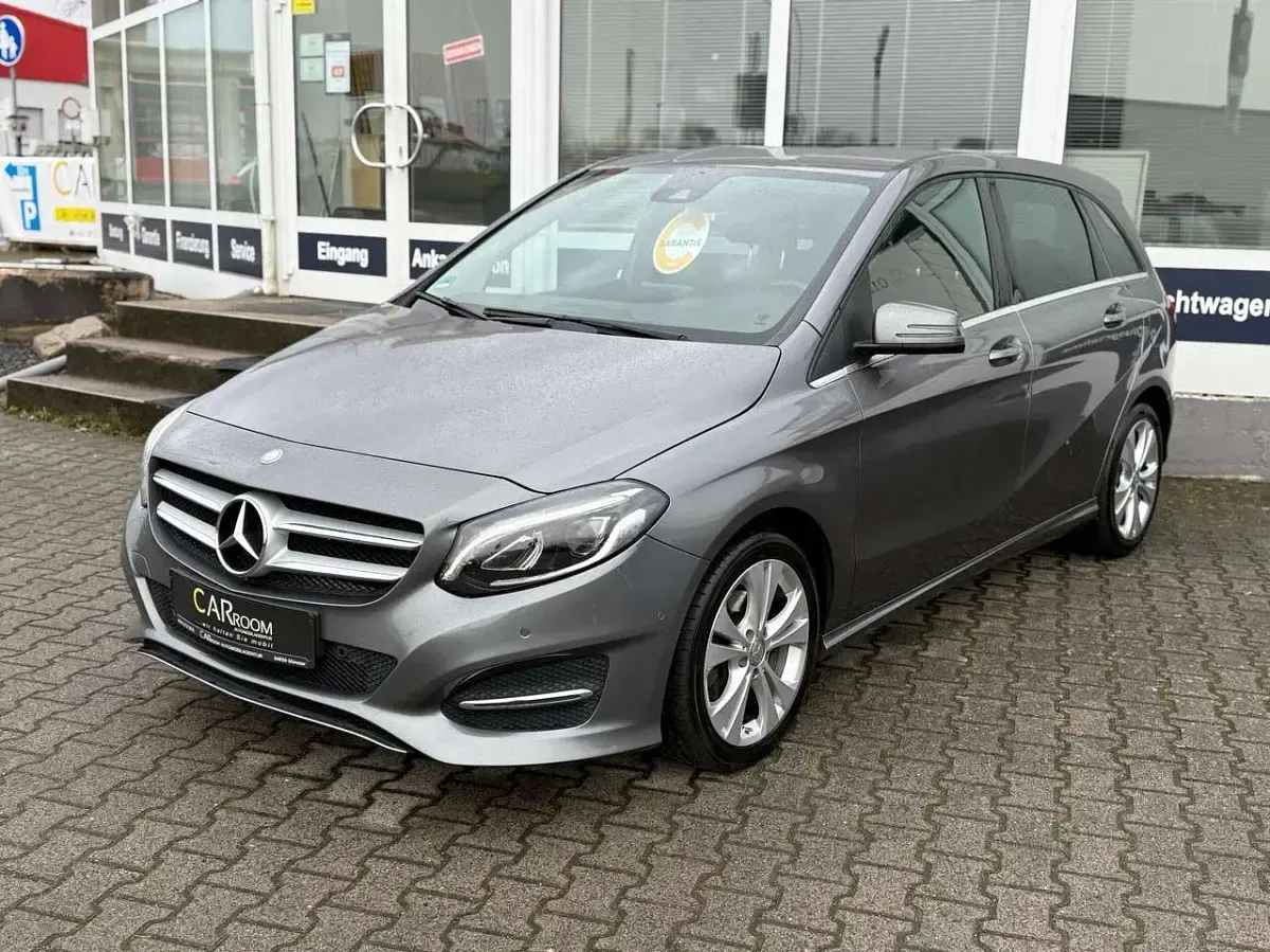 Gebraucht Mercedes B220 177 PS (130 kW) 2016 Mountaingrau  met. Kleinwagen