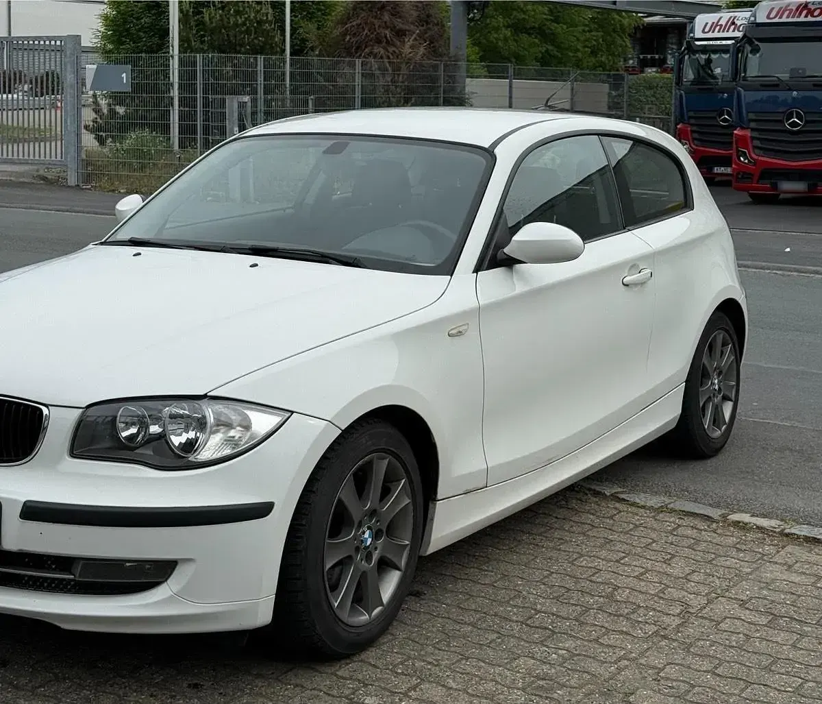 Używany BMW 116 122 KM (89 kW) 2008 Biały Hatchback