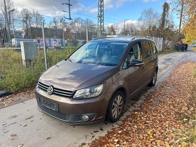 Braun Gebraucht 2012 VW Touran Style Van / Kleinbus | 4.799 € (Guter Preis) - Bild 1/4