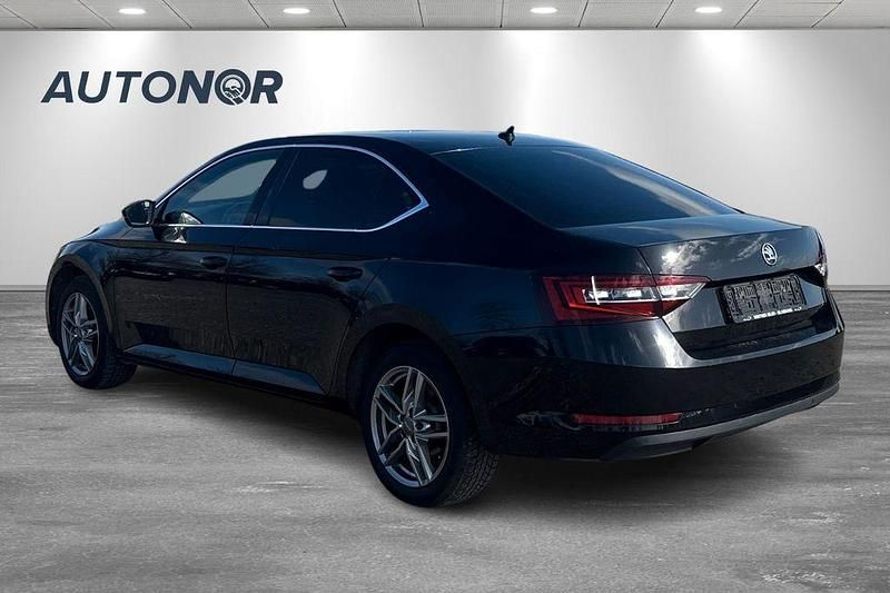 Gebraucht Skoda Superb 150 PS (110 kW) 2016 Schwarz Limousine