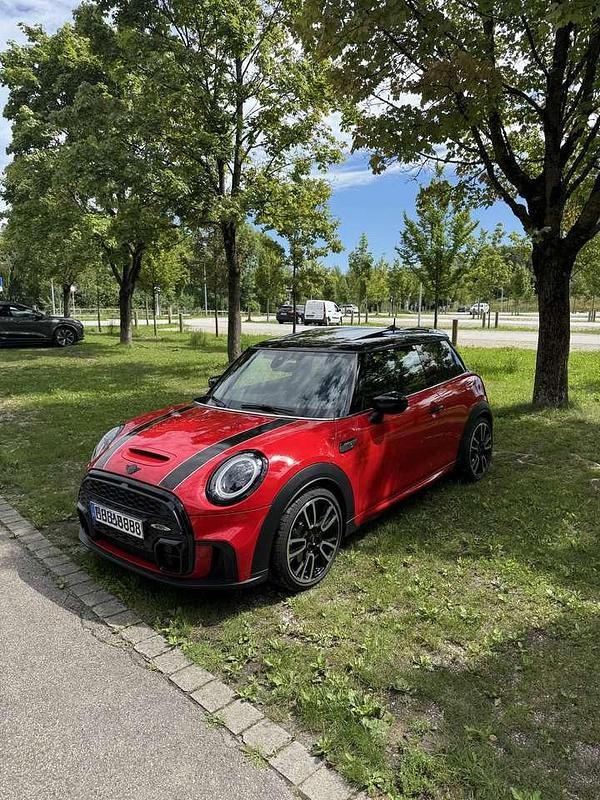 Rot Gebraucht 2024 Mini John Cooper Works Kleinwagen | 36.500 € (Etwas zu teuer) - Bild 1/4