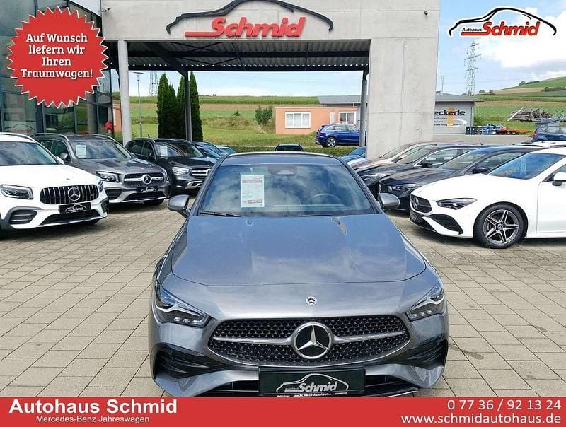 Grau Gebraucht 2024 Mercedes CLA180 AMG line Limousine | 32.770 € (Guter Preis) - Bild 1/4